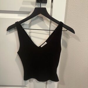 Babaton Sculpt Knit V-neck Top